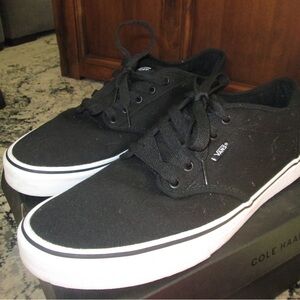 Vans Men's Black and White Canvas Sneakers